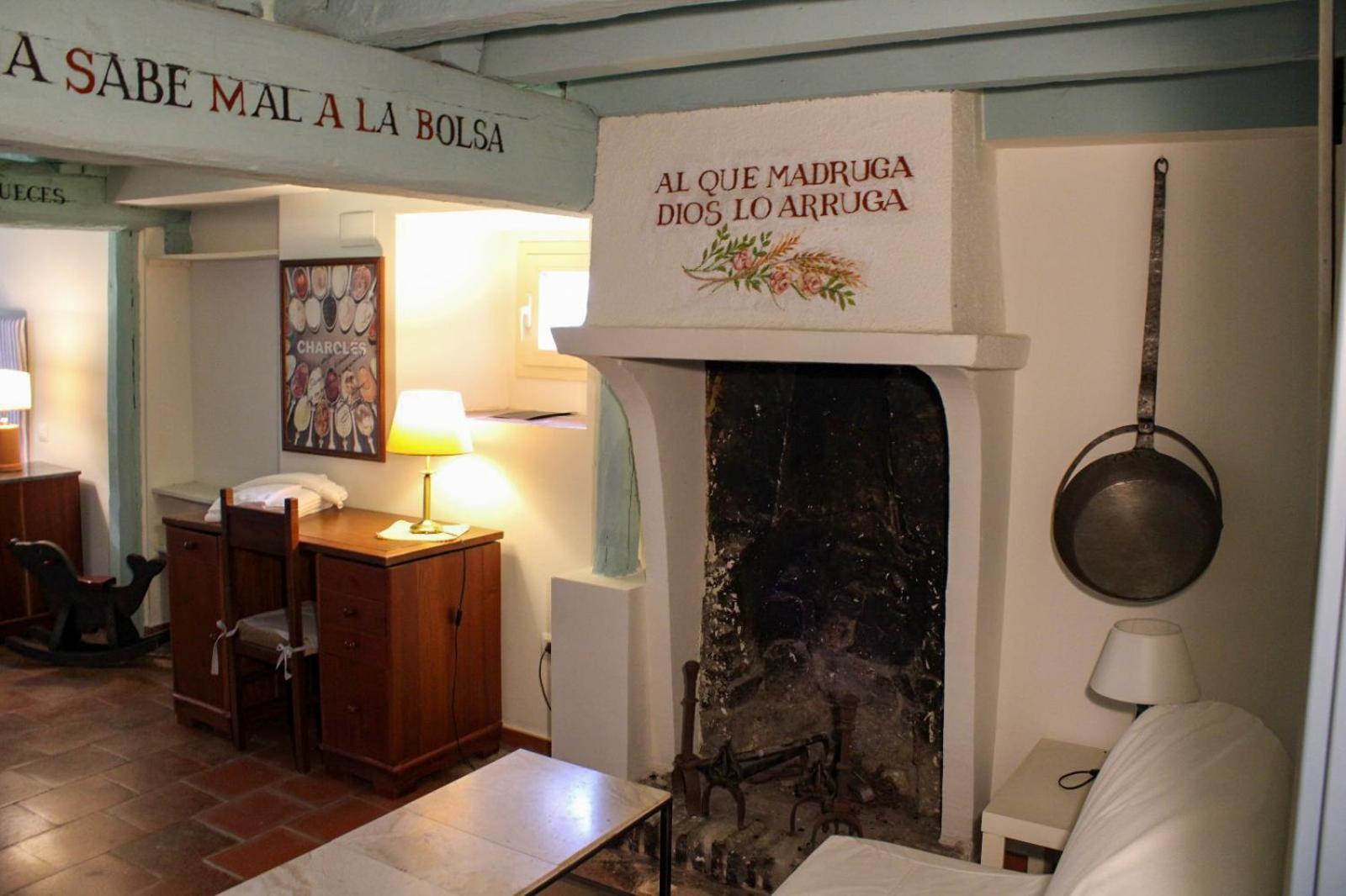 Casa Rural El Horno De La Aldegueela Torrecaballeros Exterior foto